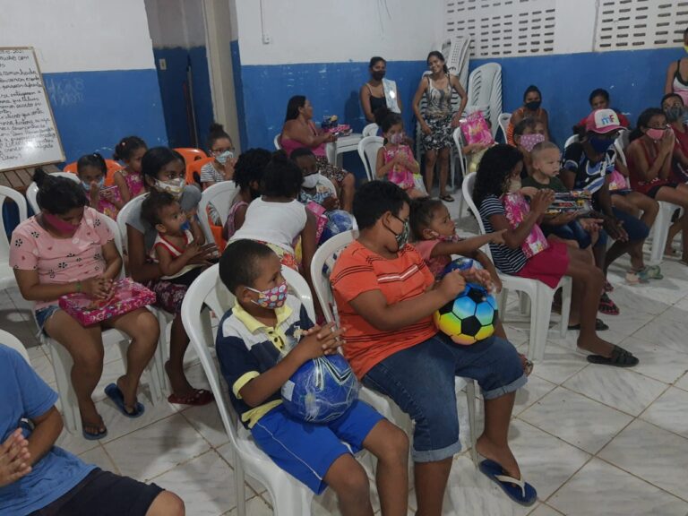 Distribuição de Brinquedos